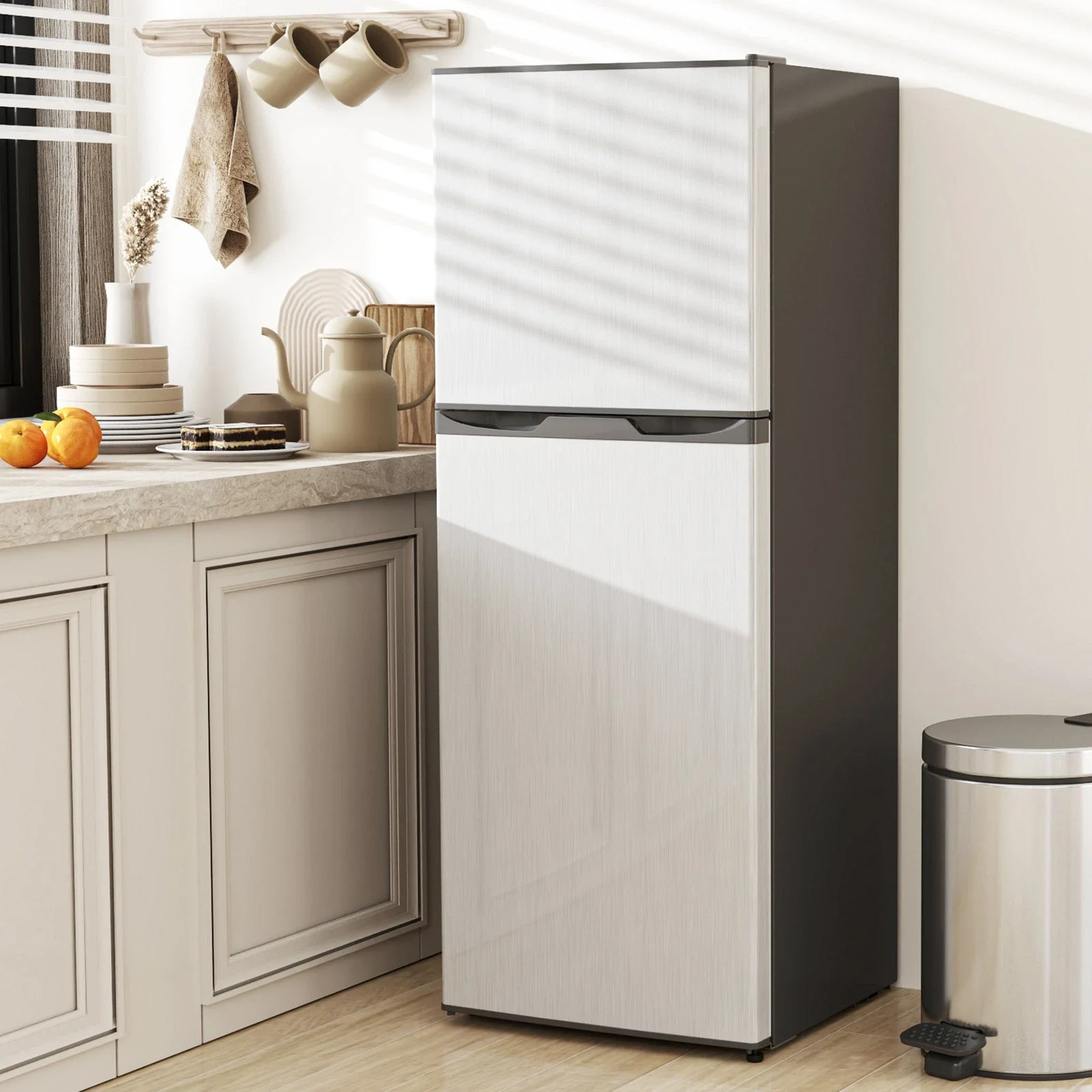 4.5 Cu Ft Mini Compact Fridge With Freezer - Image 7