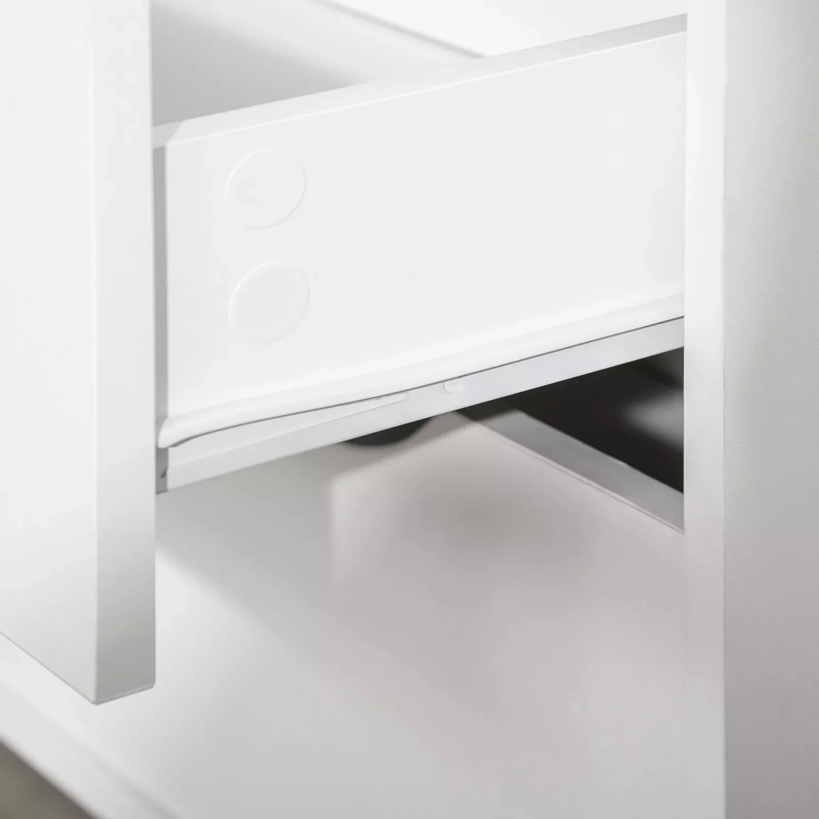 Dhruv White Bedroom 5 Dresser Chest - Image 5